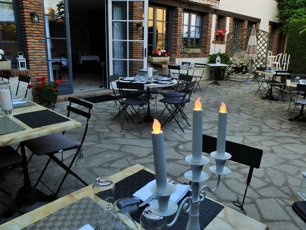 Auberge Du Grand Dauphin Dhuizon Kültér fotó