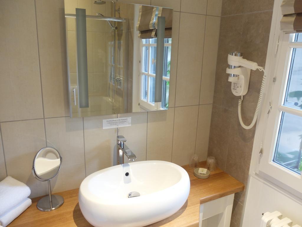Auberge Du Grand Dauphin Dhuizon Szoba fotó