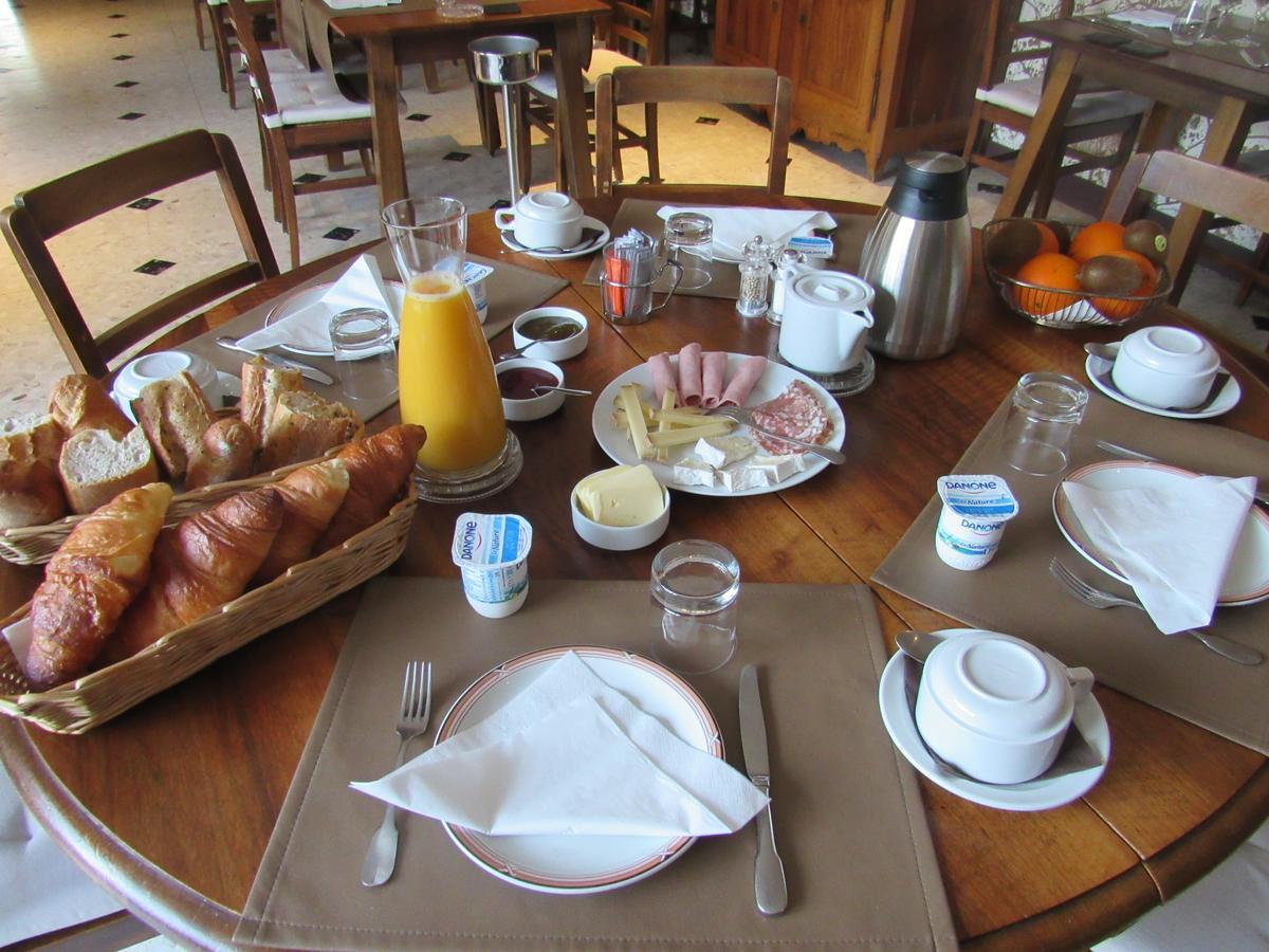 Auberge Du Grand Dauphin Dhuizon Kültér fotó