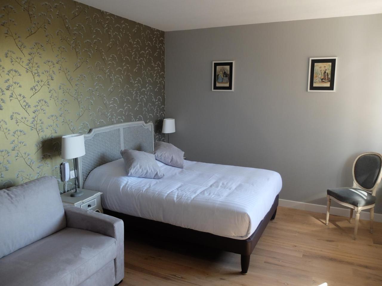 Auberge Du Grand Dauphin Dhuizon Kültér fotó